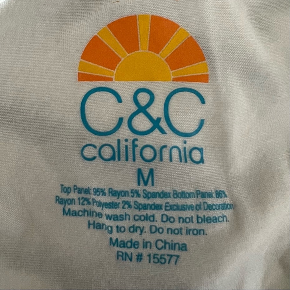 C&C California V-Neck Top Black and Cream Size Medium NWOT - Picture 2 of 8